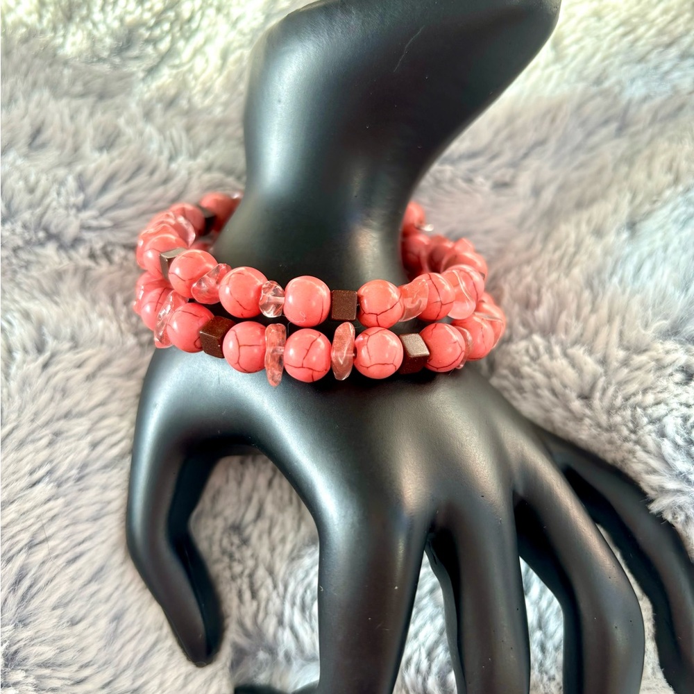 Coral Howlite Beaded Memory Wire Bracelet